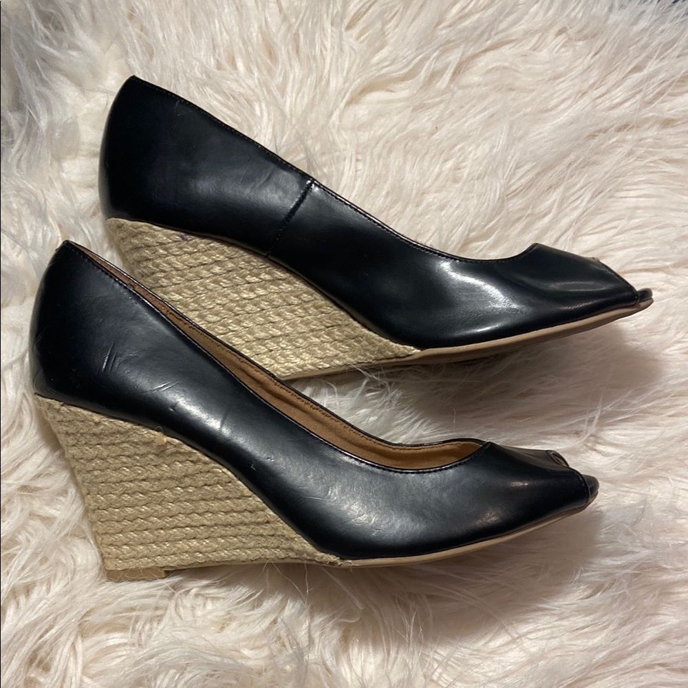 Dexflex Comfort Black and Tan Wedge Shoes
